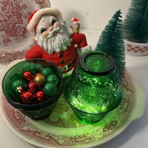 Vintage green glass anchor Hocking “Sandwich”
Custard cups-4